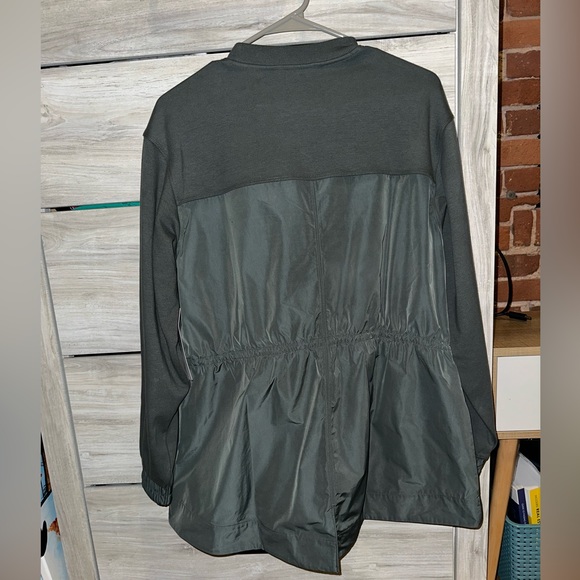 NWT Athleta Triumph Hybrid Crewneck Sweatshirt - Picture 4 of 13